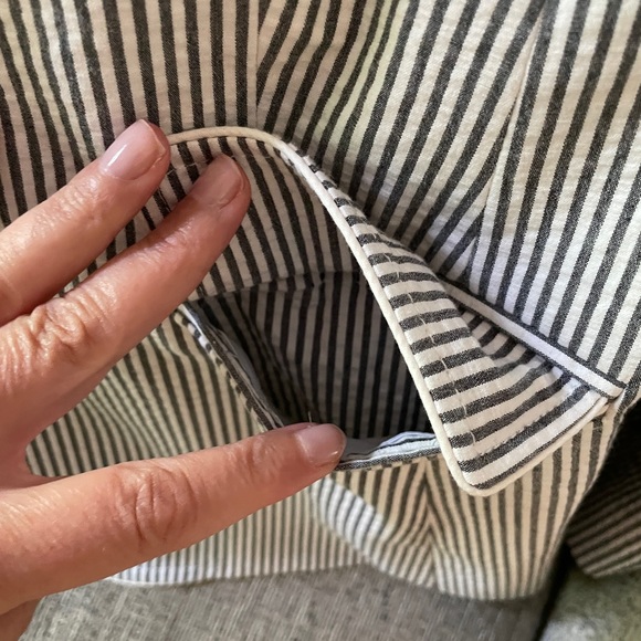 Banana Republic Seersucker lined blazer, sz 8 - Picture 5 of 7